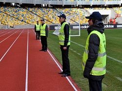 Полиция уйдет с футбольных стадионов
